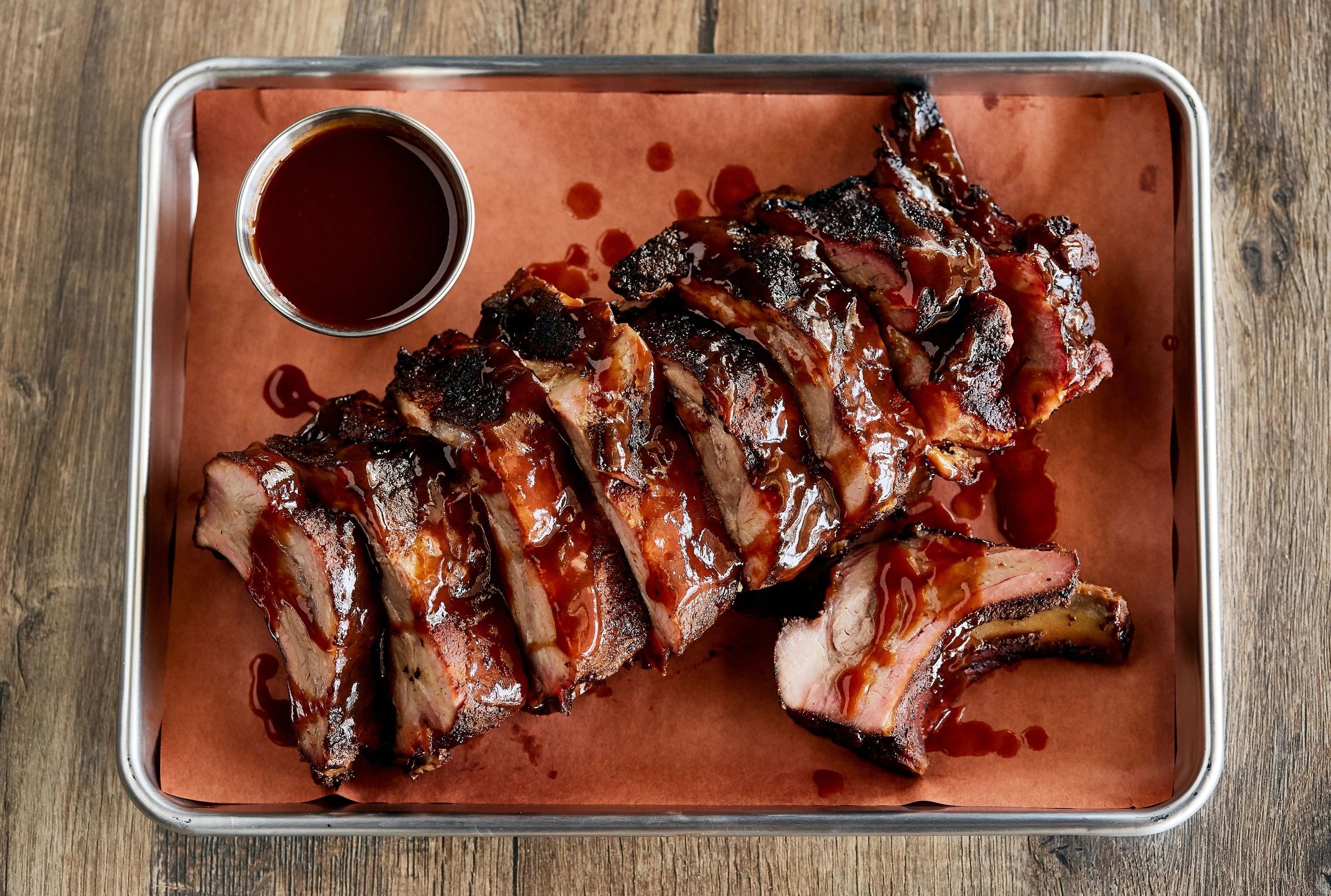 Glazed barbecue ribs